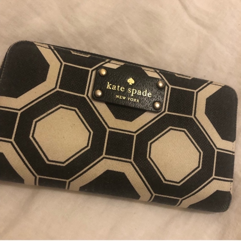 Kate Spade Hexagon Wallet